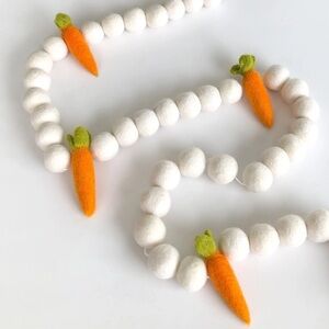 New In Box 6-foot Easter Carrot Felt Ball Garland